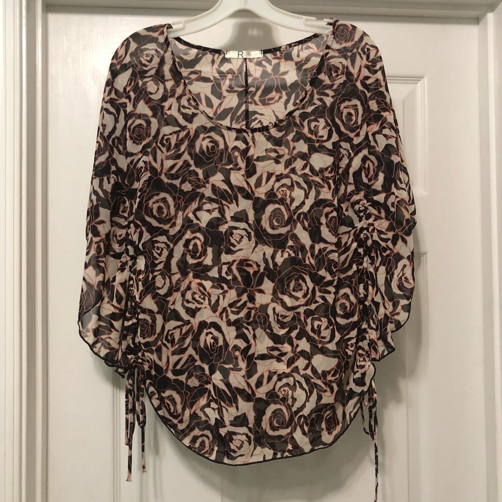 New rumors botique top . Size xs/s